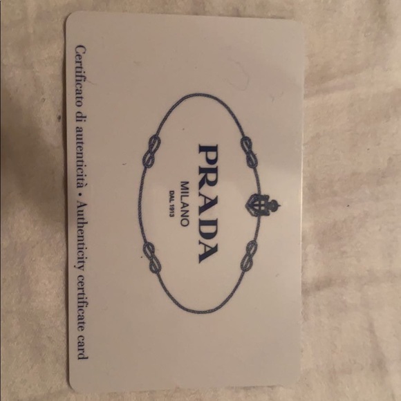 Red Prada bag - Picture 6 of 6